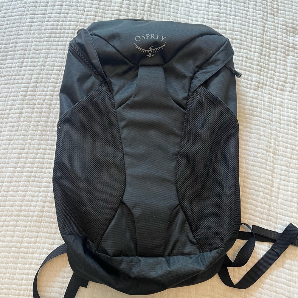 Osprey Black Farpoint Men's Backpack